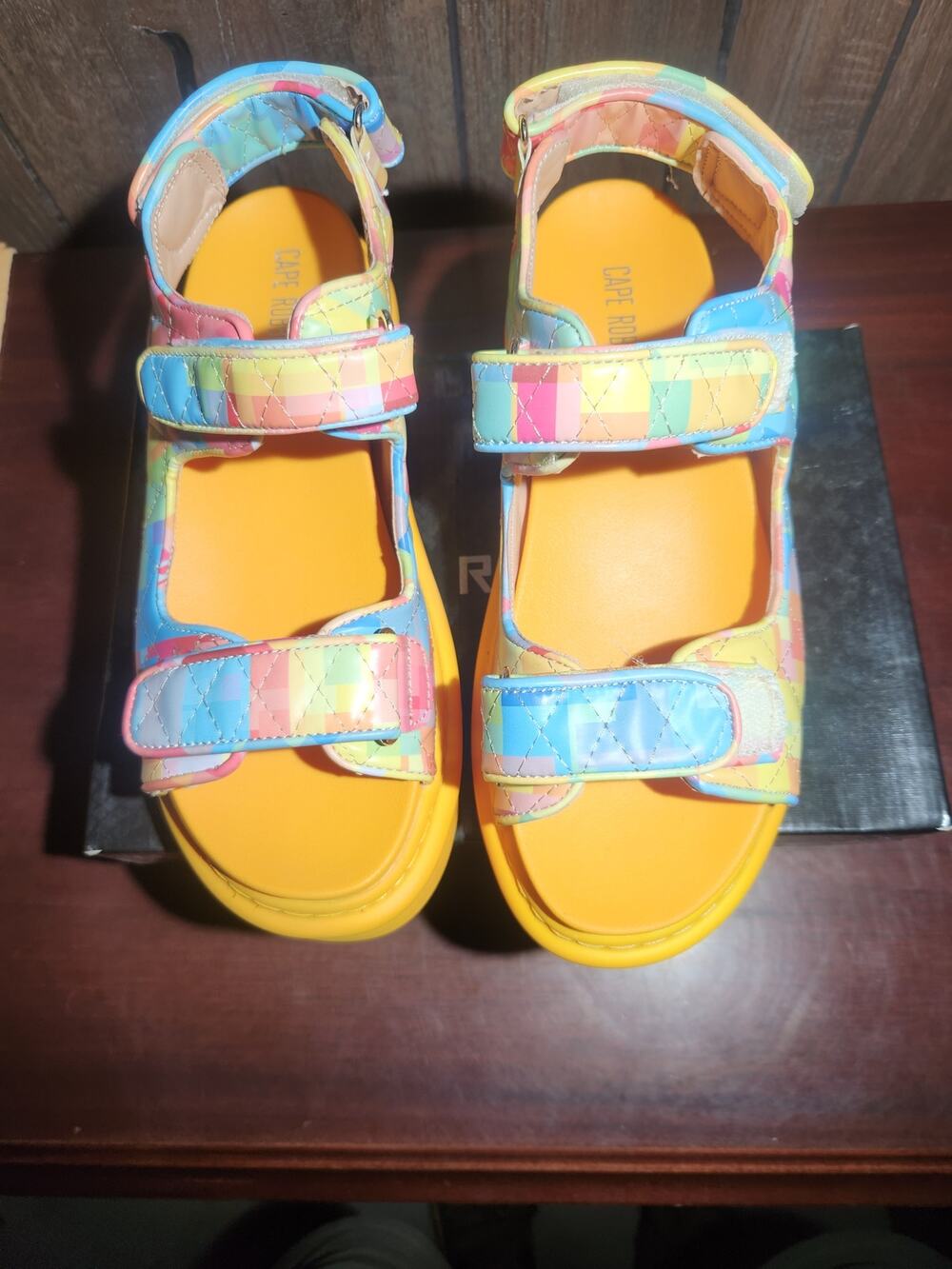 Cape Robbin Nuero Platform Sandals Women's Size 10 Multicolor Geo